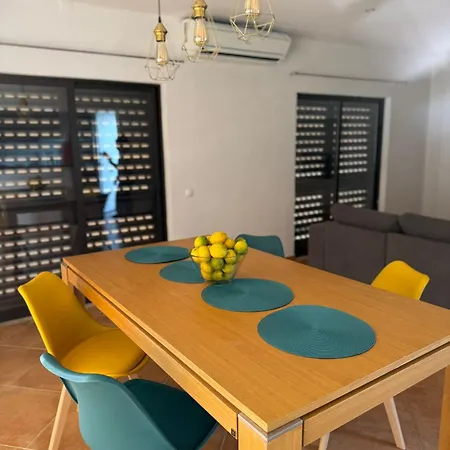 Dave Place - 3 Bedroom House Hébergement de vacances Alte