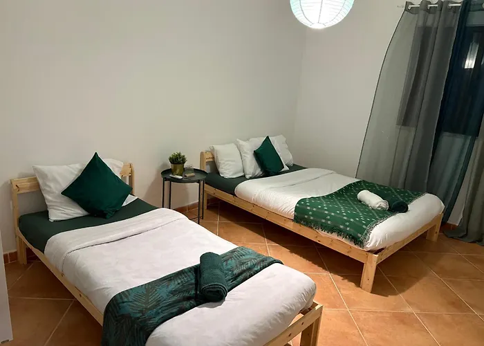 Dave Place - 3 Bedroom House *