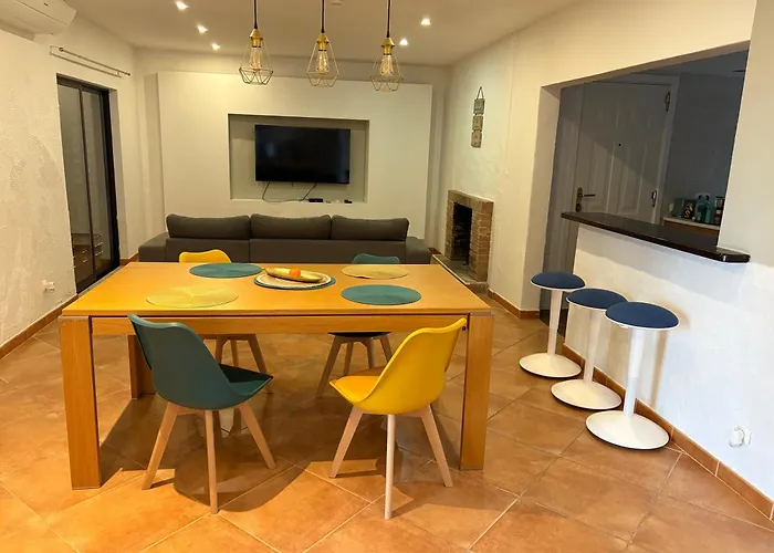 Dave Place - 3 Bedroom House Casa vacanze